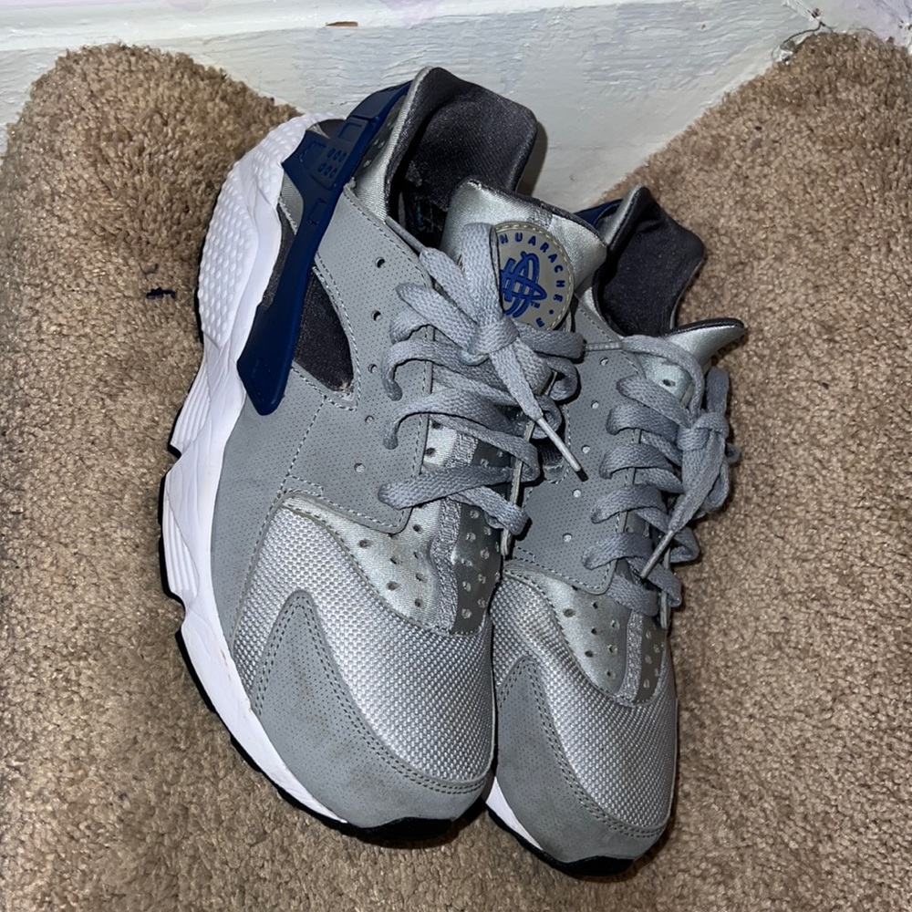 Nike Huaraches Still Good condition